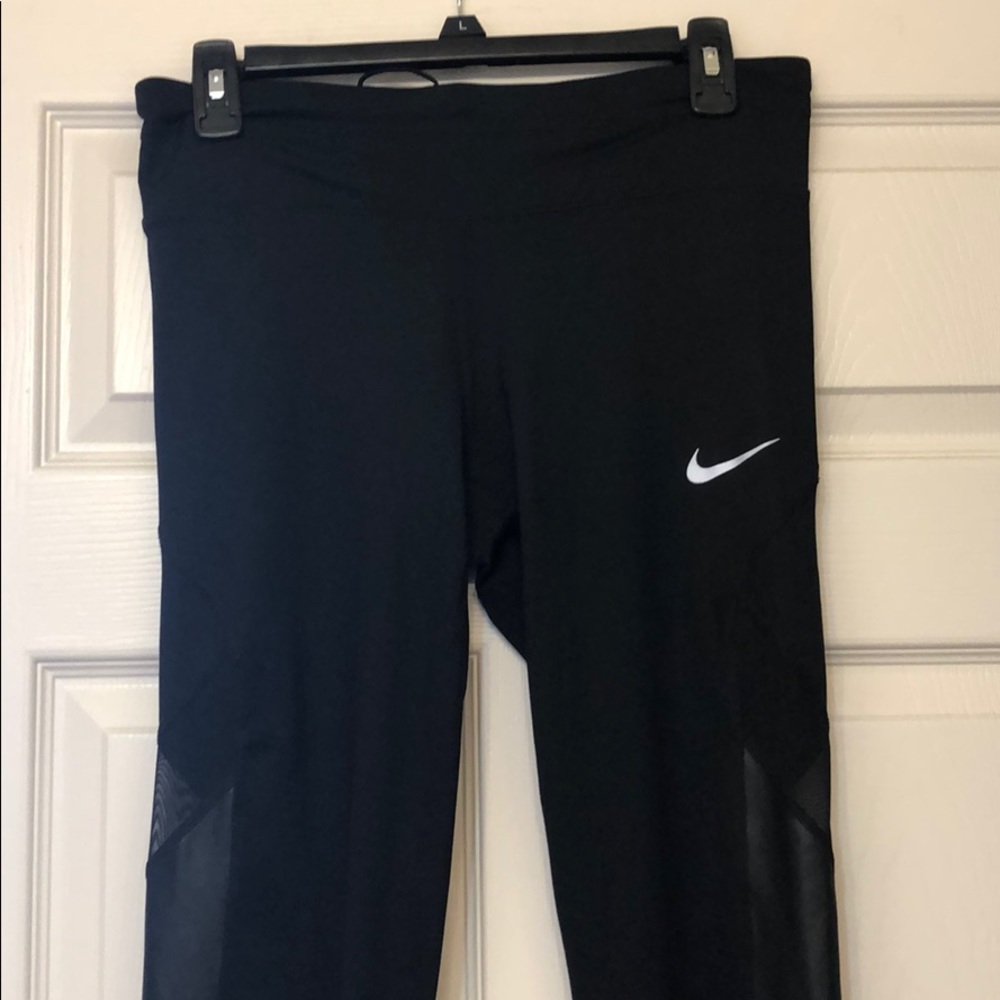 Nike Crops